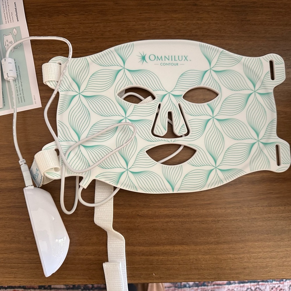 OmniLux Countour Face Mask